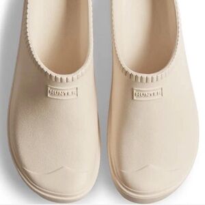 Hunter Beige Slip-On Mules